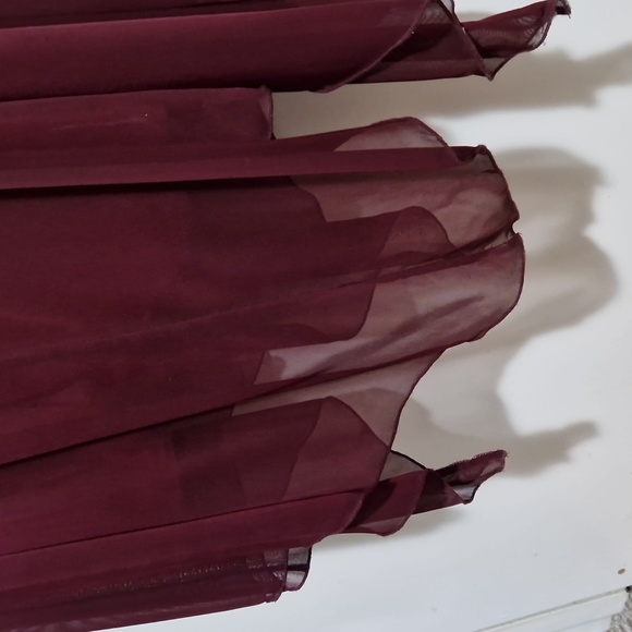 Burgundy halter dress - Picture 5 of 8